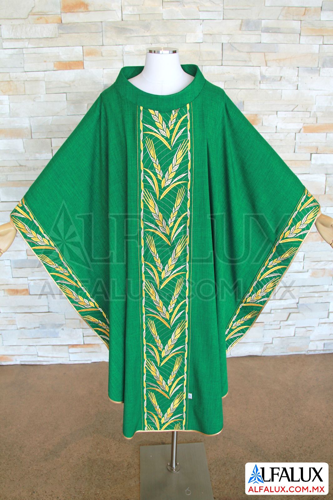 31 VITALIS Alfalux Casulla Laterales Verde Bandera 230